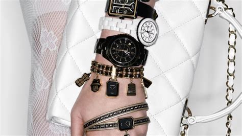 orologio simile chanel|Chanel couture o'clock capsule.